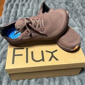 Brand New FLUX waterproof Cocoa shoes size 10.5